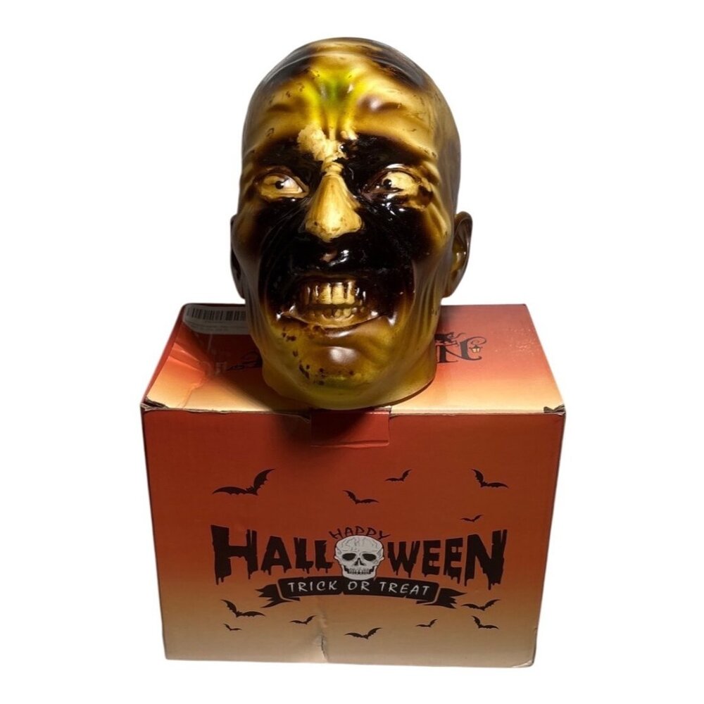 Halloween Prop Creepy Zombie Head With Box Lights Up Battery 6.75" Tall